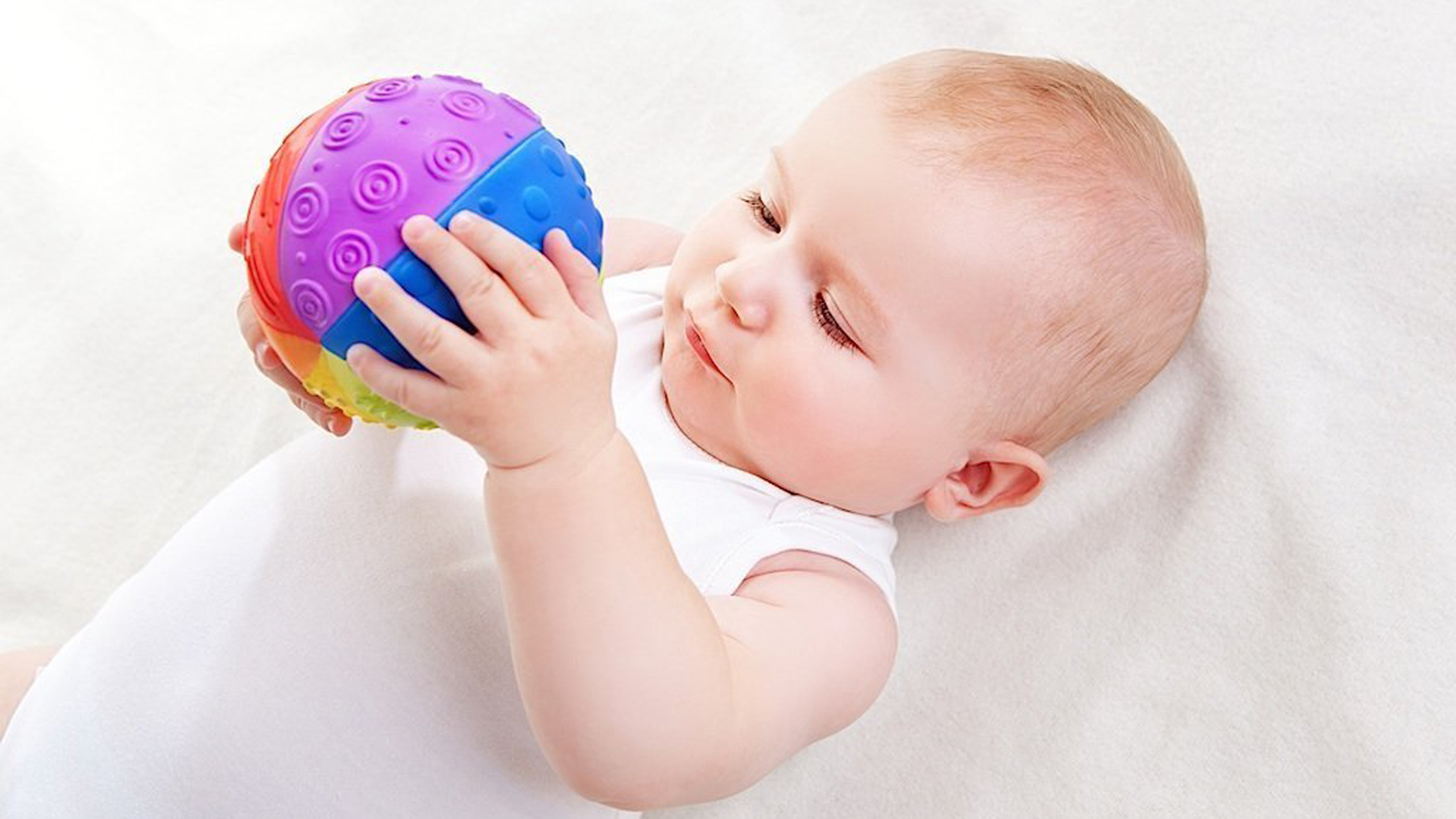baby sensory light ball