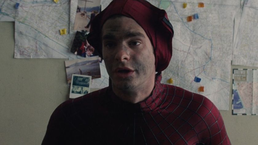 Andrew Garfield&#039;s Peter covered in ash in Amazing Spider-Man 2.
