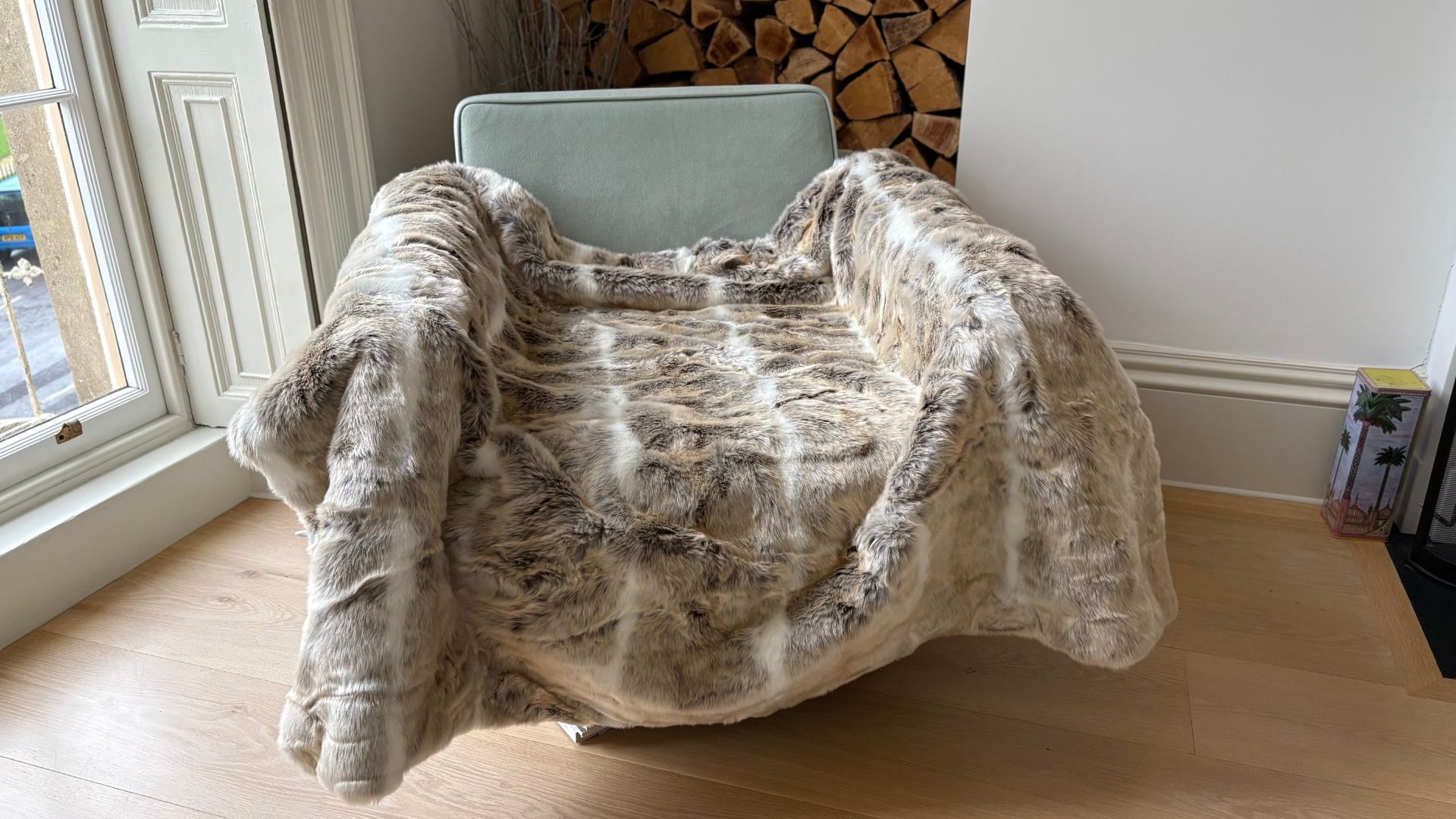 Testing the Hygge Days Luxury Faux Fur Warming Throw