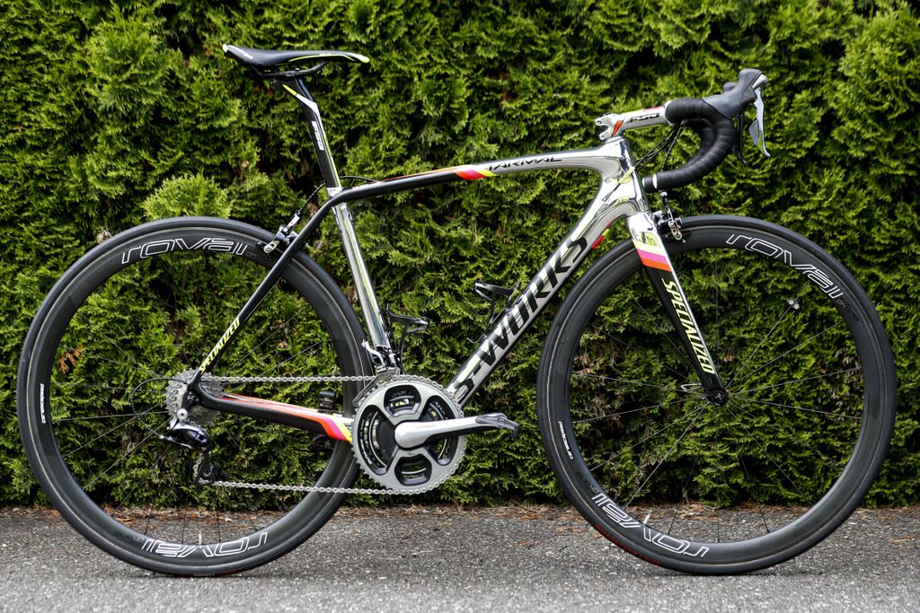 Alberto Contador's Specialized S-Works Tarmac frame is largely a silver and black affair