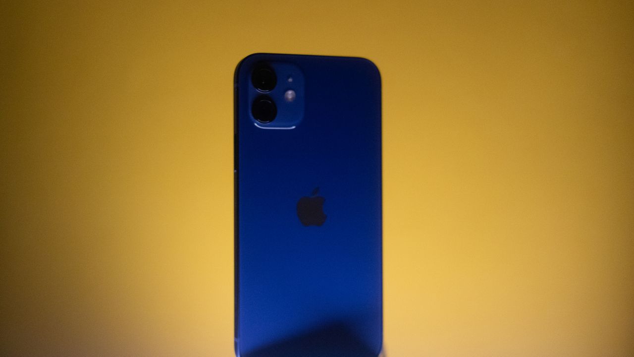 Apple iPhone 12