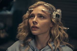 The Peripheral on Prime Video stars Chloë Grace Moretz as a gamer with a vision of the future.