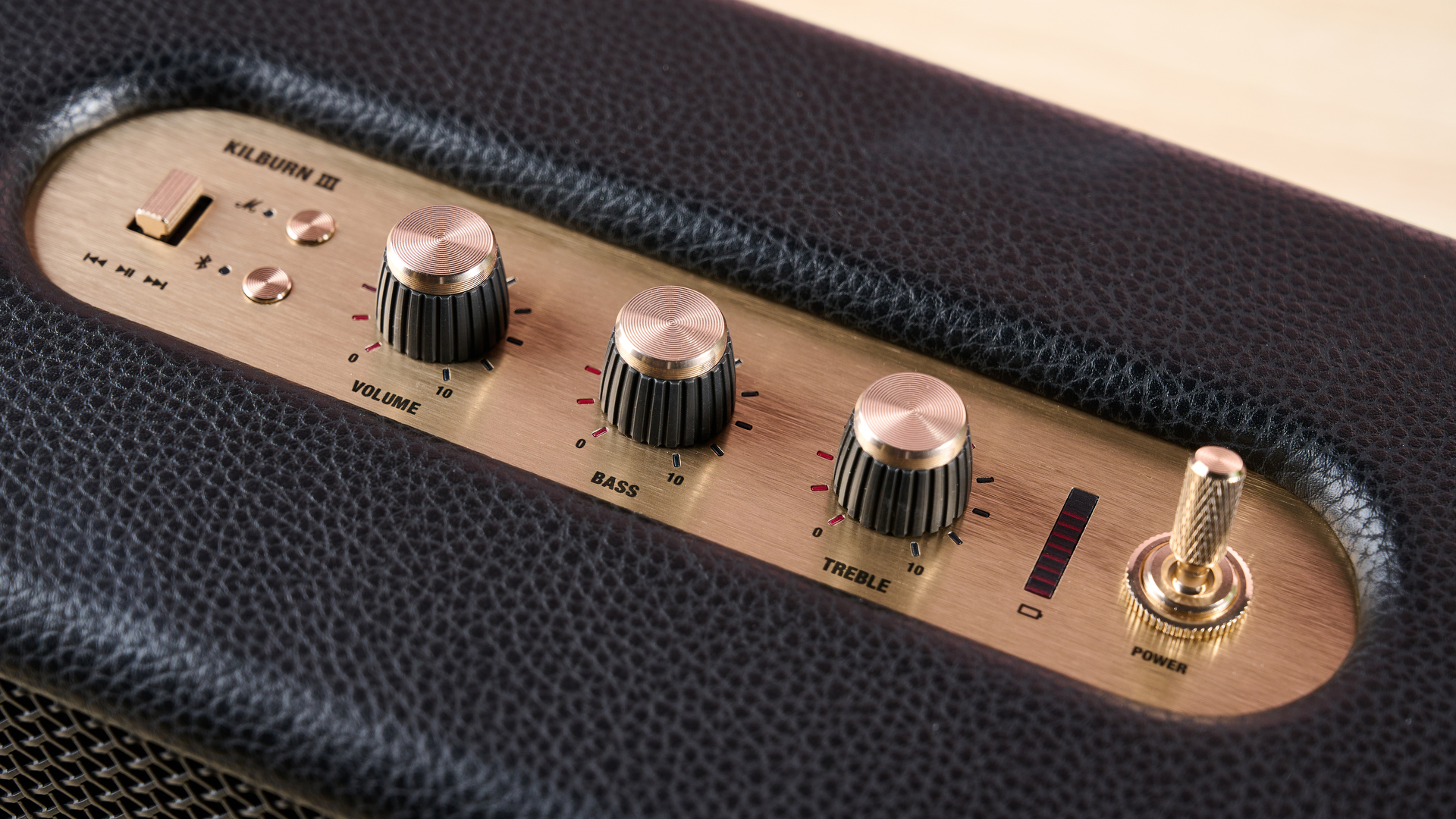 Tactile knobs on the Marshall Kilburn III