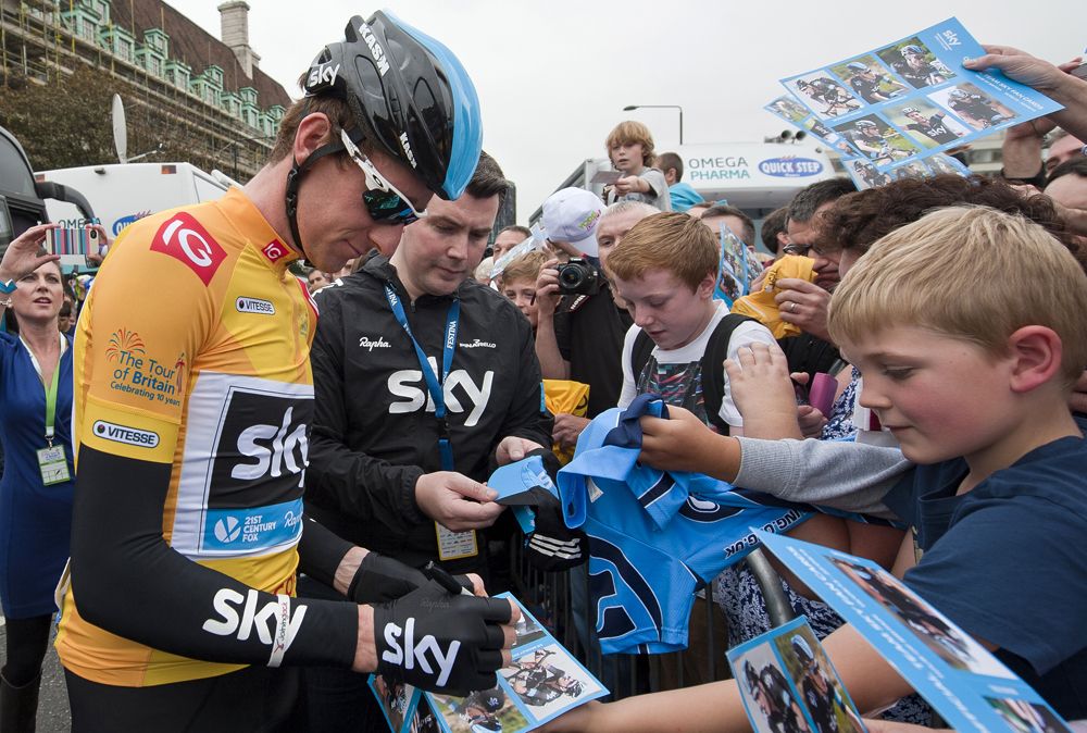 When Wiggins races in the United Kingdom the fans turn out to meet him