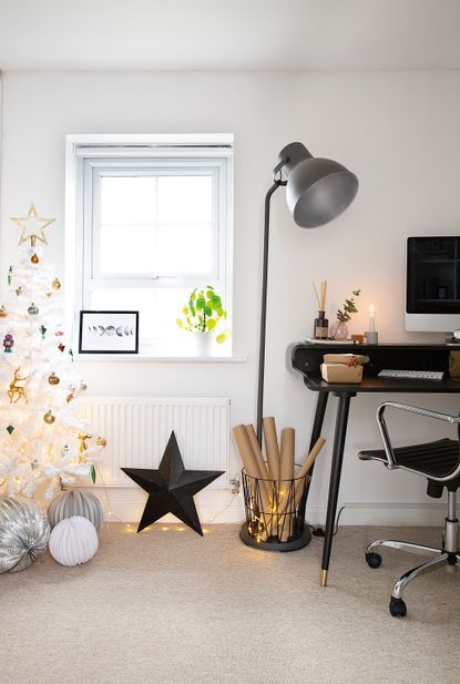 Christmas house: a Scandi new build dressed up for the festive season ...
