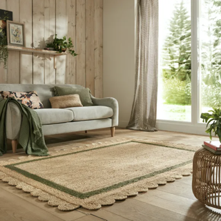 jute rug with green strip and scalloped edge