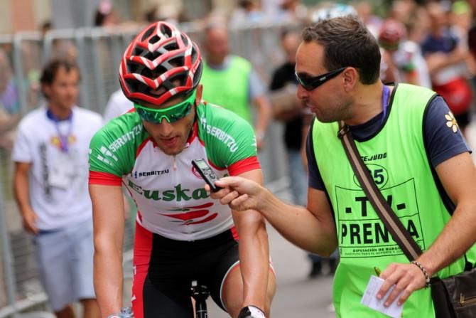 Interview time for local star Carlos Barbero (Euskadi)