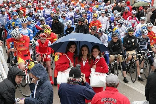 The peloton is ready to go at the Challenge Mallorca.