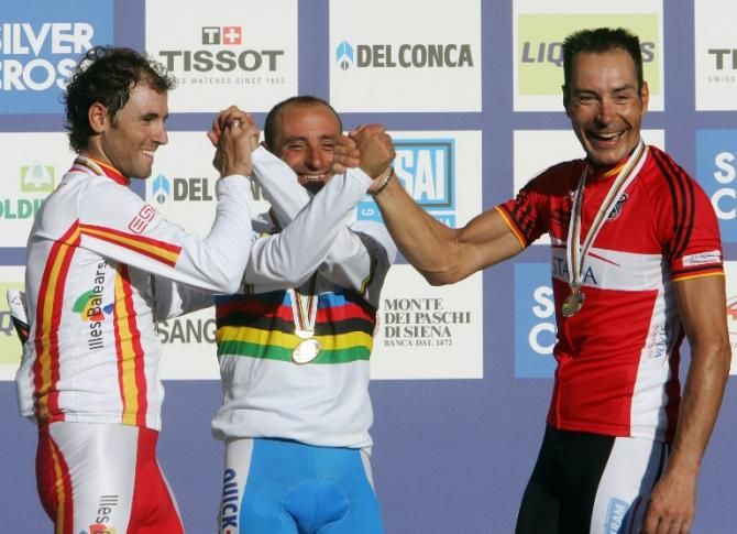 2006 Worlds: Elite men's podium of (L-R) Alejandro Valverde (Spain), Paolo Bettini (Italy) and Erik Zabel (Germany)