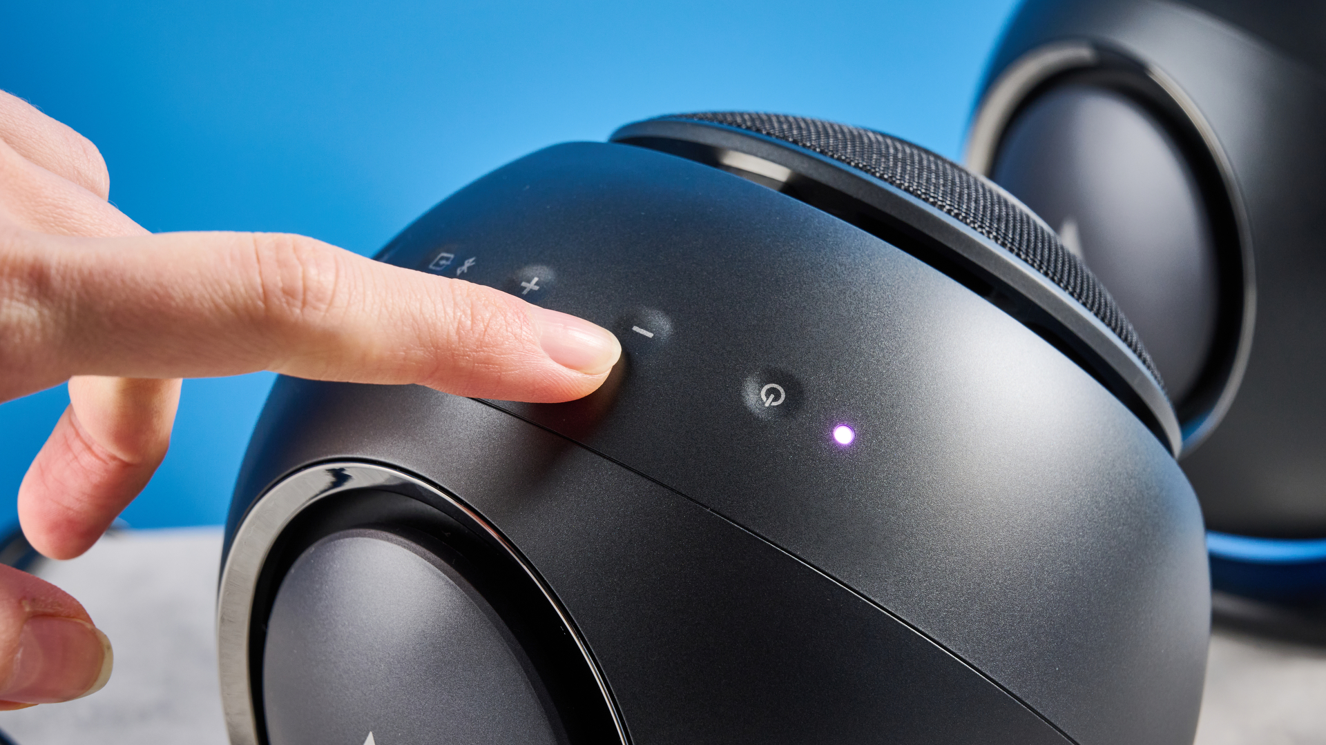 Black Creative Pebble Nova computer speakers