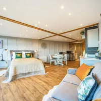 Riverview Lodge, Bishops NortonDistance: Riverview Lodge, Bishops NortonDistance: