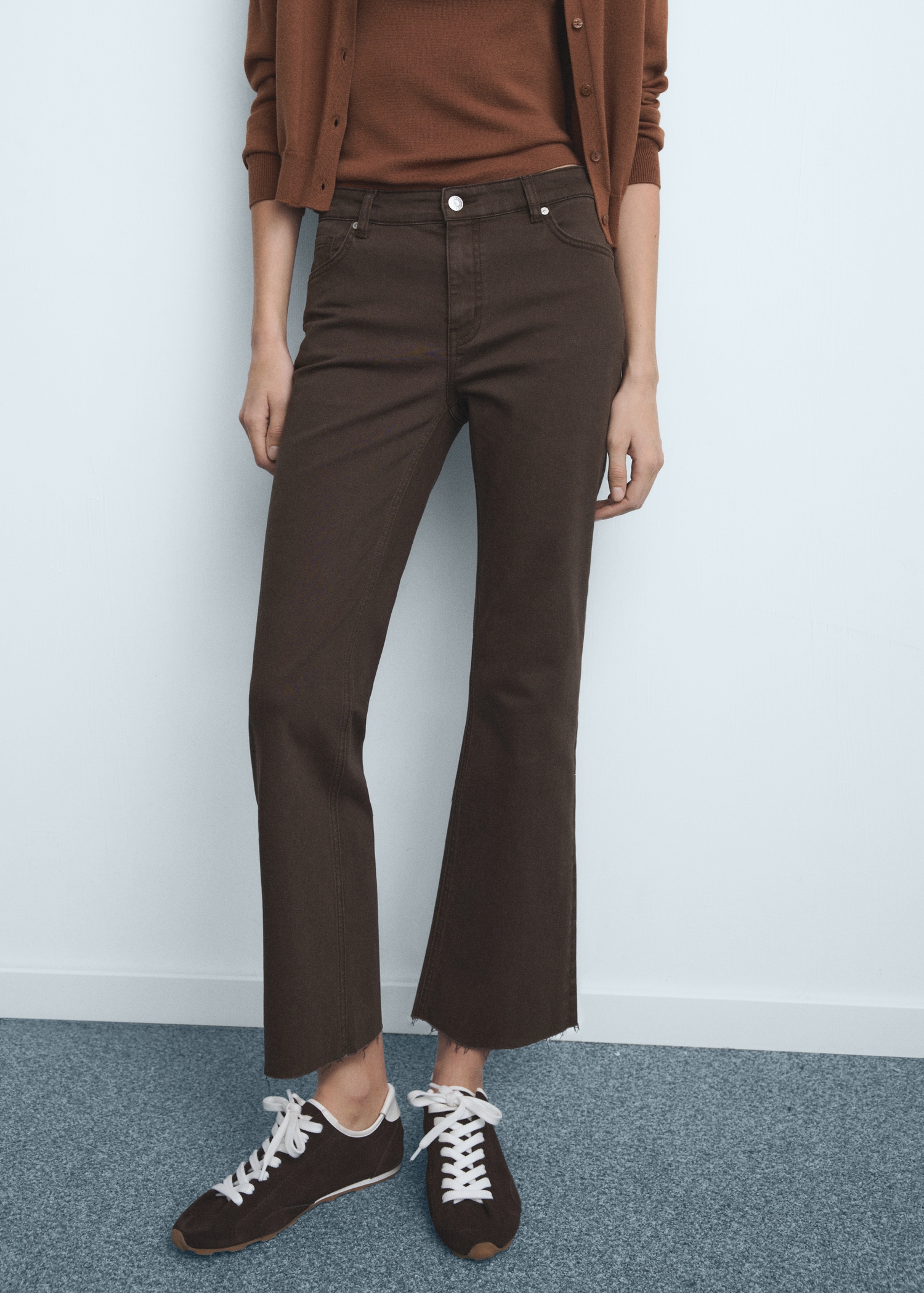 Sienna Flared Cropped Jeans - Women | Mango United Kingdom