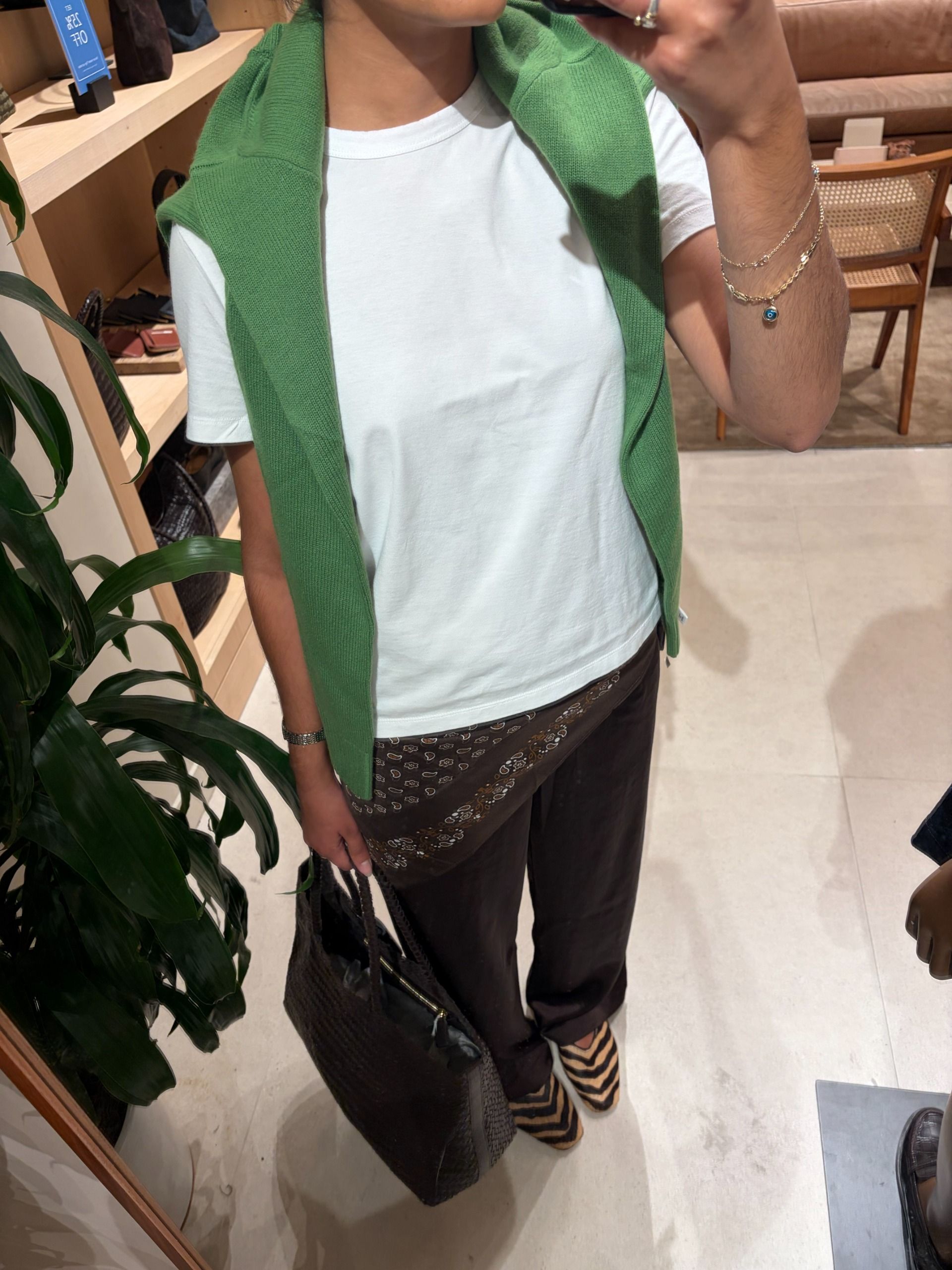 WWW assistant shopping editor trying on Madewell sale outfits