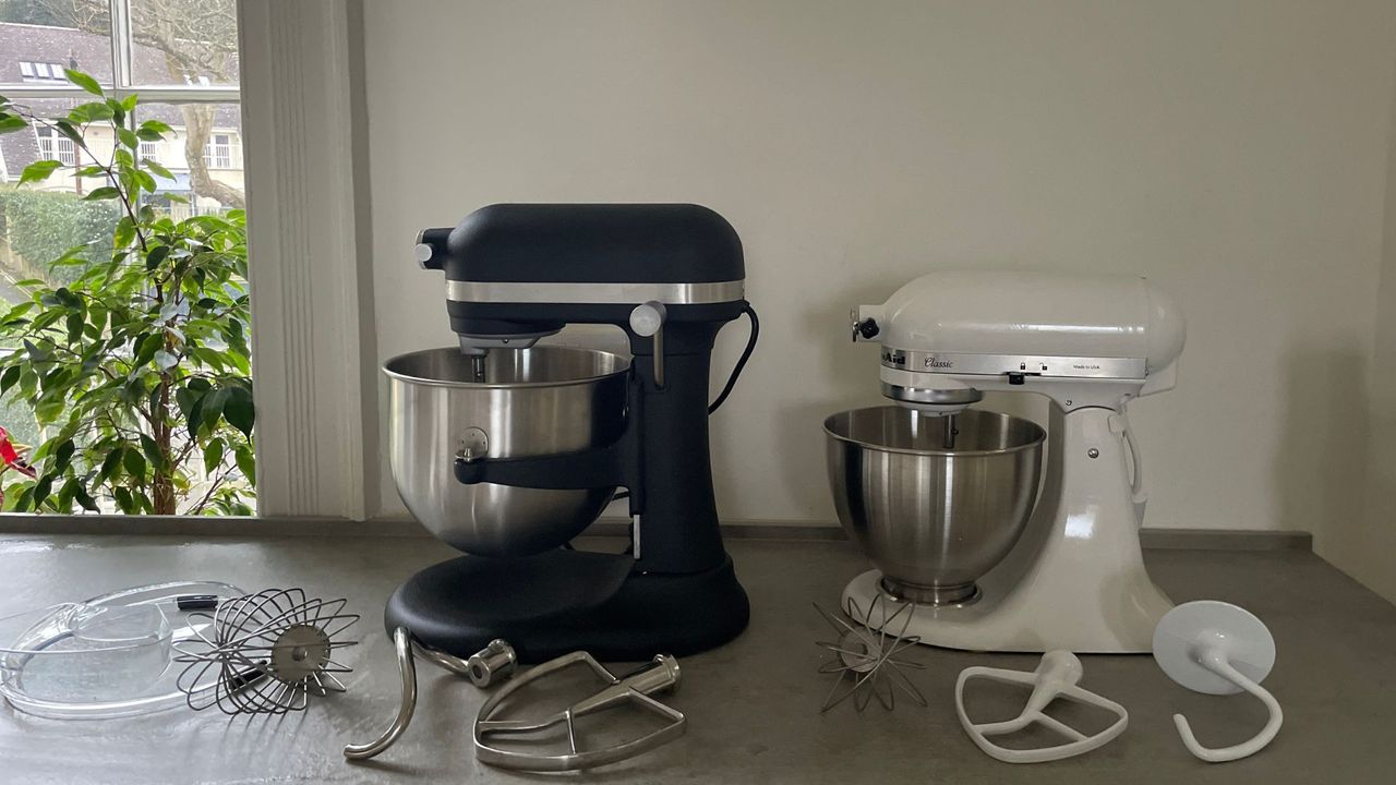 bowl-lift vs tilt-head stand mixer - KitchenAid Artisan Bowl Lift vs KitchenAid Classic