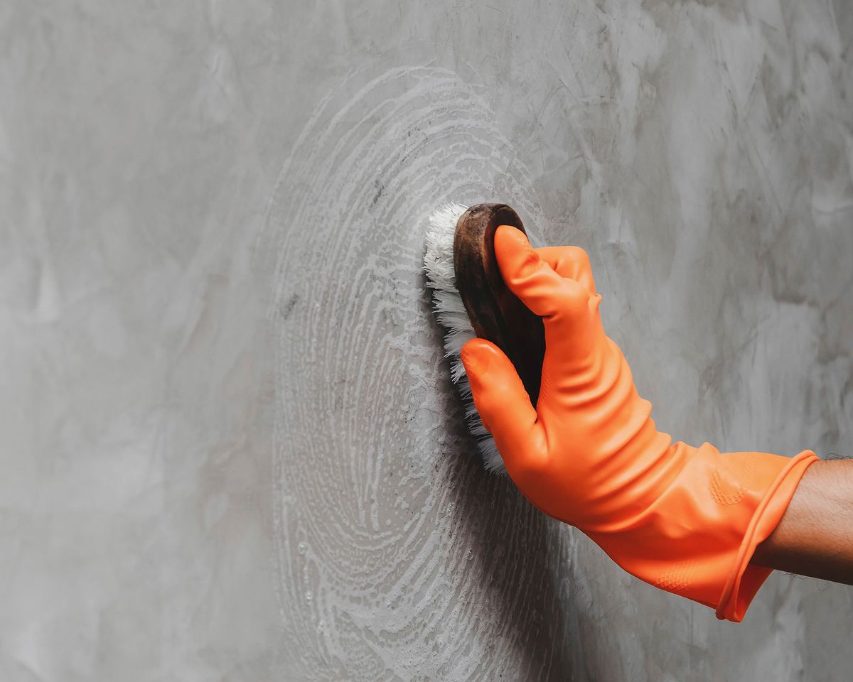 Butz Painting Service INC - Paint does not stick to dirty walls. Before  painting interior walls, we do thorough prep work so the new paint sticks.