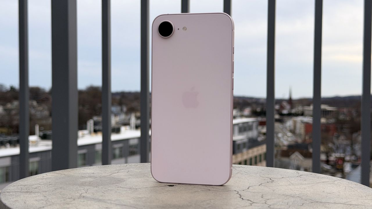 Apple iPhone 17e Review
