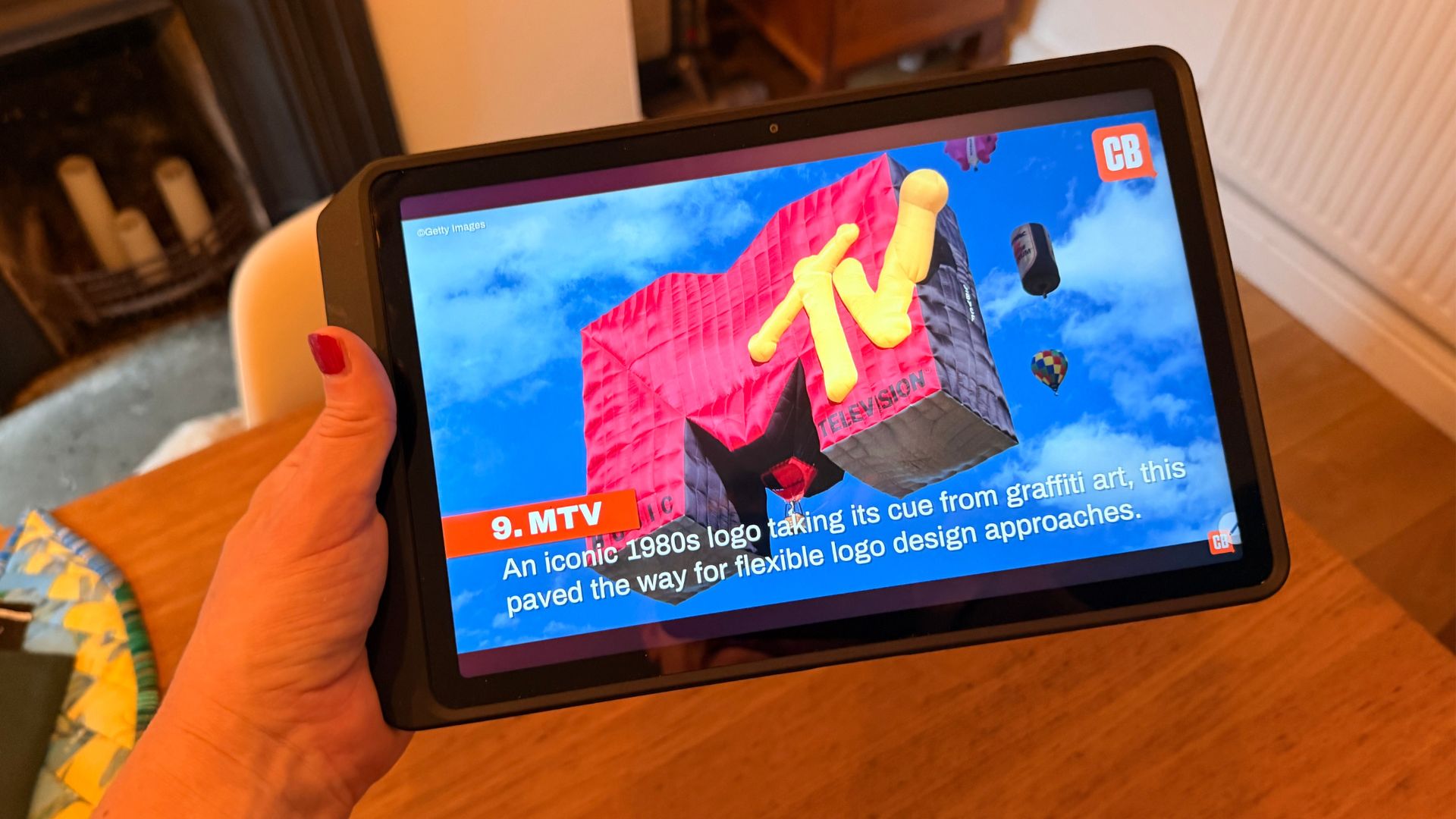 A Lenovo ThinkTab X11 on a desk