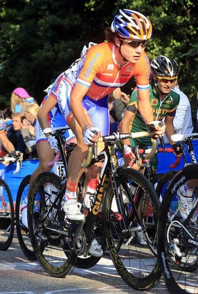 Marianne Vos (Netherlands) bide her time in the peloton early in the race.