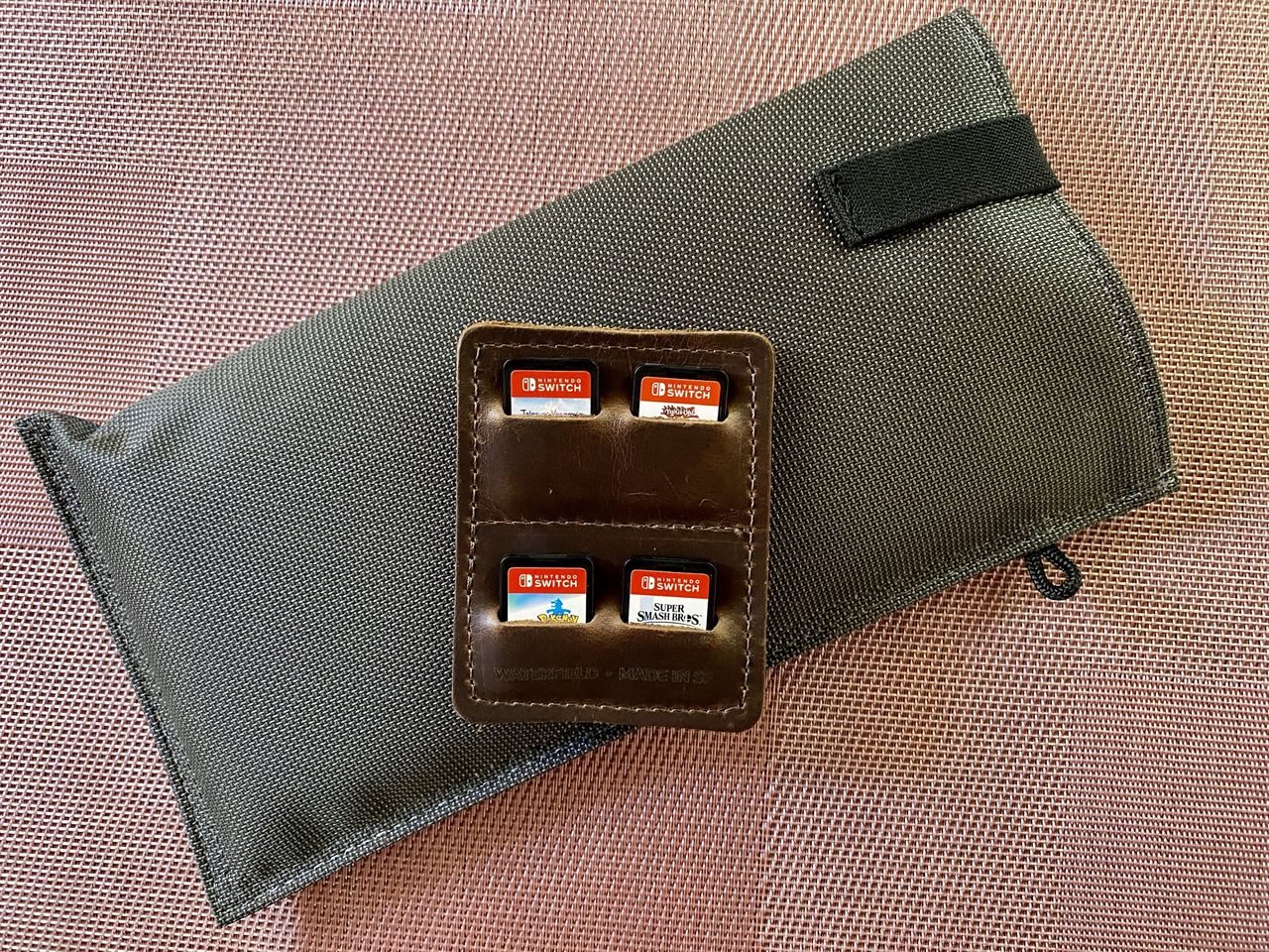 Waterfield Designs Dash Express Game Card Holder