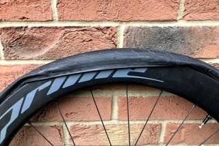 Hutchinson Challenger Tubeless Tire not fully on rim