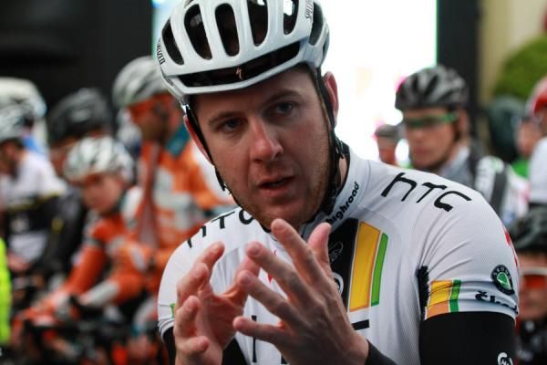 Three-time winner of the Launceston Criterium, Matt Goss (HTC-Highroad) gets down to the finer points of, ah something or other...