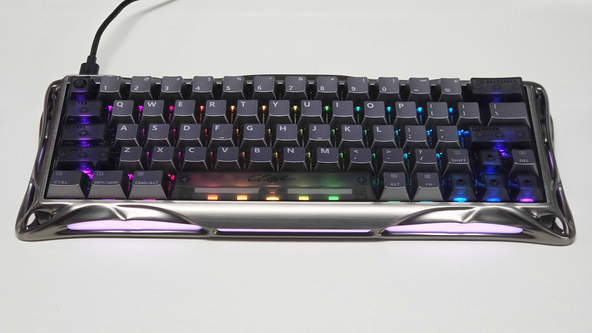 GravaStar Mercury V60 Pro on desk