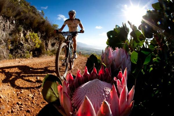 Charles Keey make his way over Groenlandberg Mountains