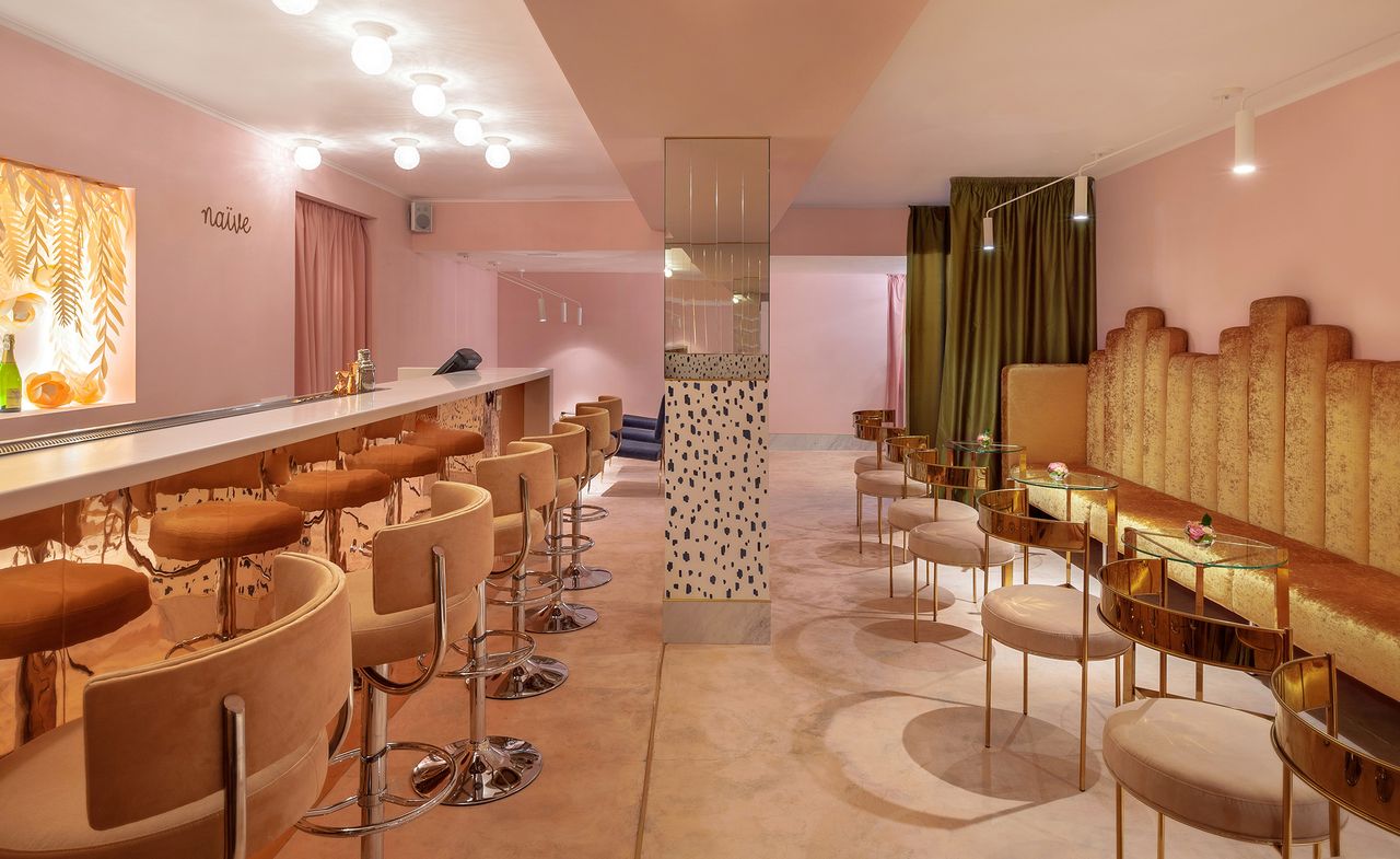  A new champagne bar in Kiev 