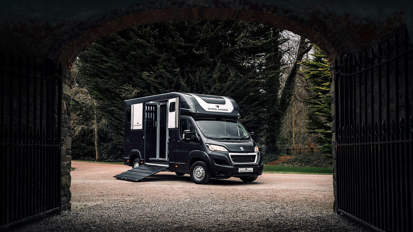 Overlander-Horse-Box-dark