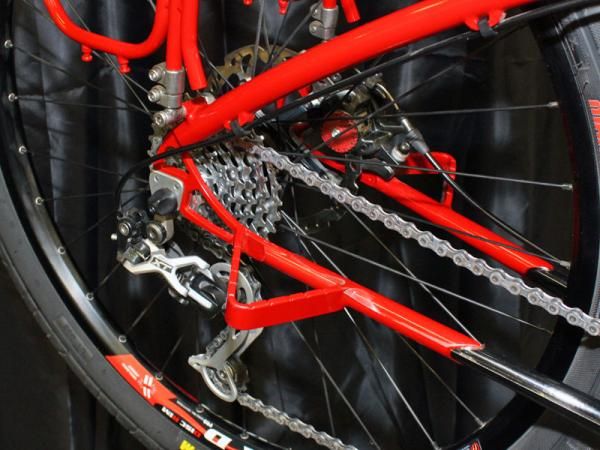 Built-in pegs provide passengers with secure footing for the ride home.