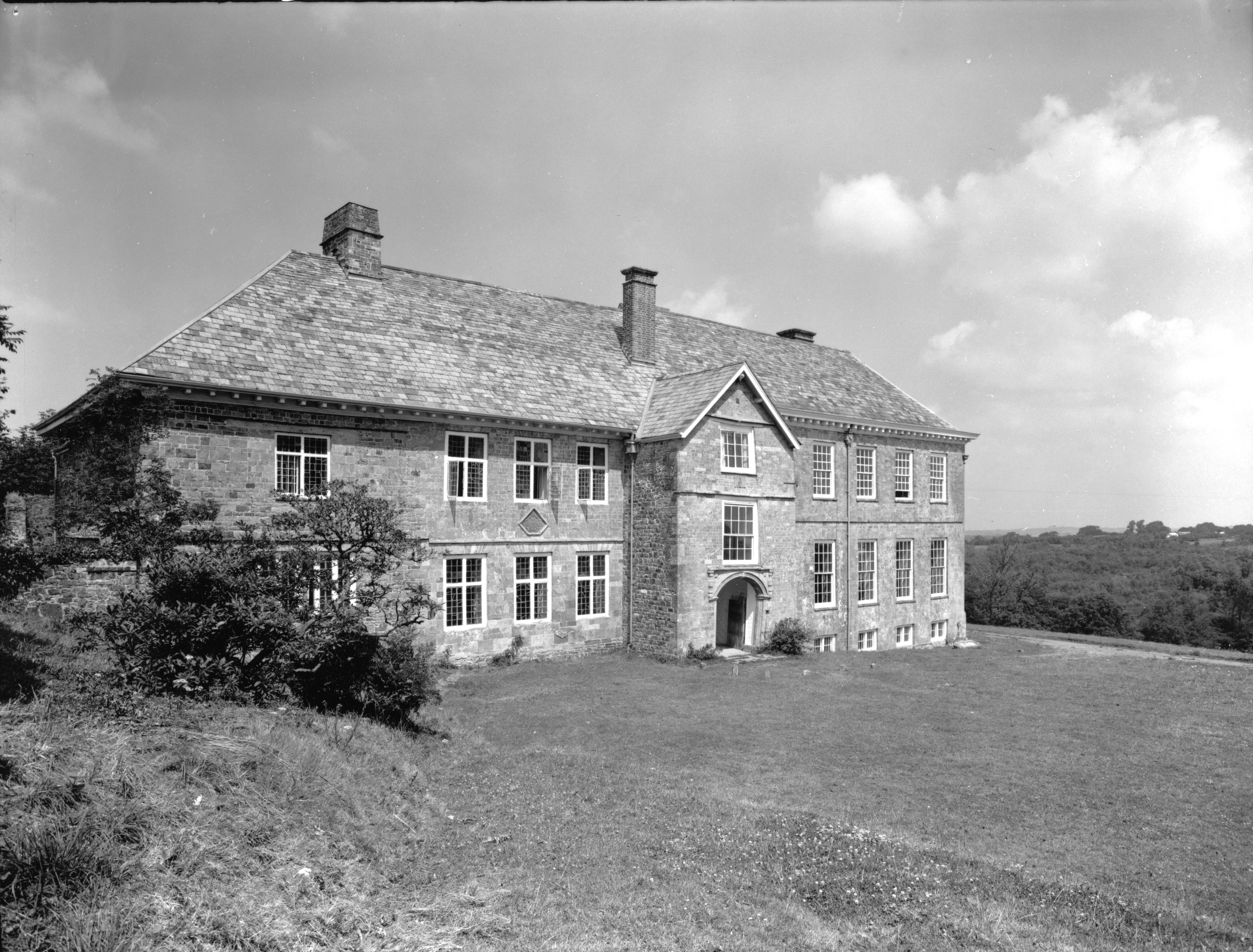 Dunsland House