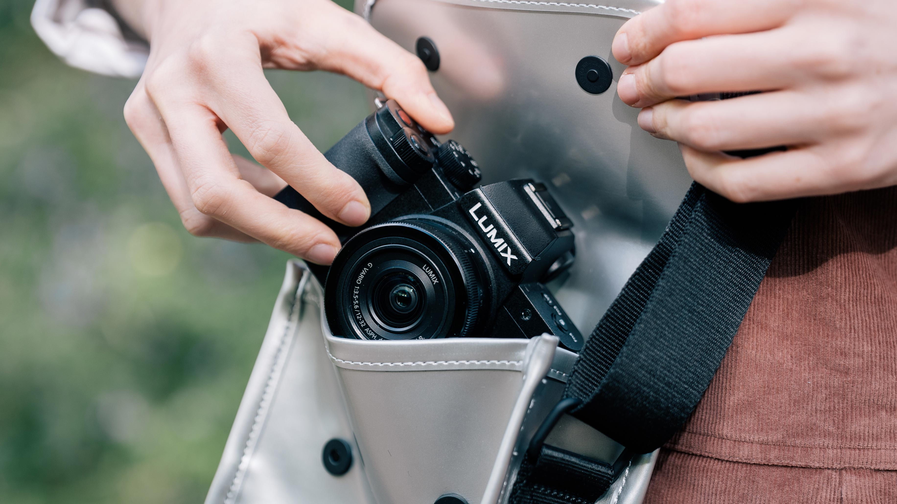 Andeor Trepied Camera—Trepied Monopod Professionnel en Alliage daluminium 72.5-132.5cm Trépied Pliable Multifonctionnel Hauteur duntilisation agréable pour Canon Nikon Sony Panasonic DSLR 