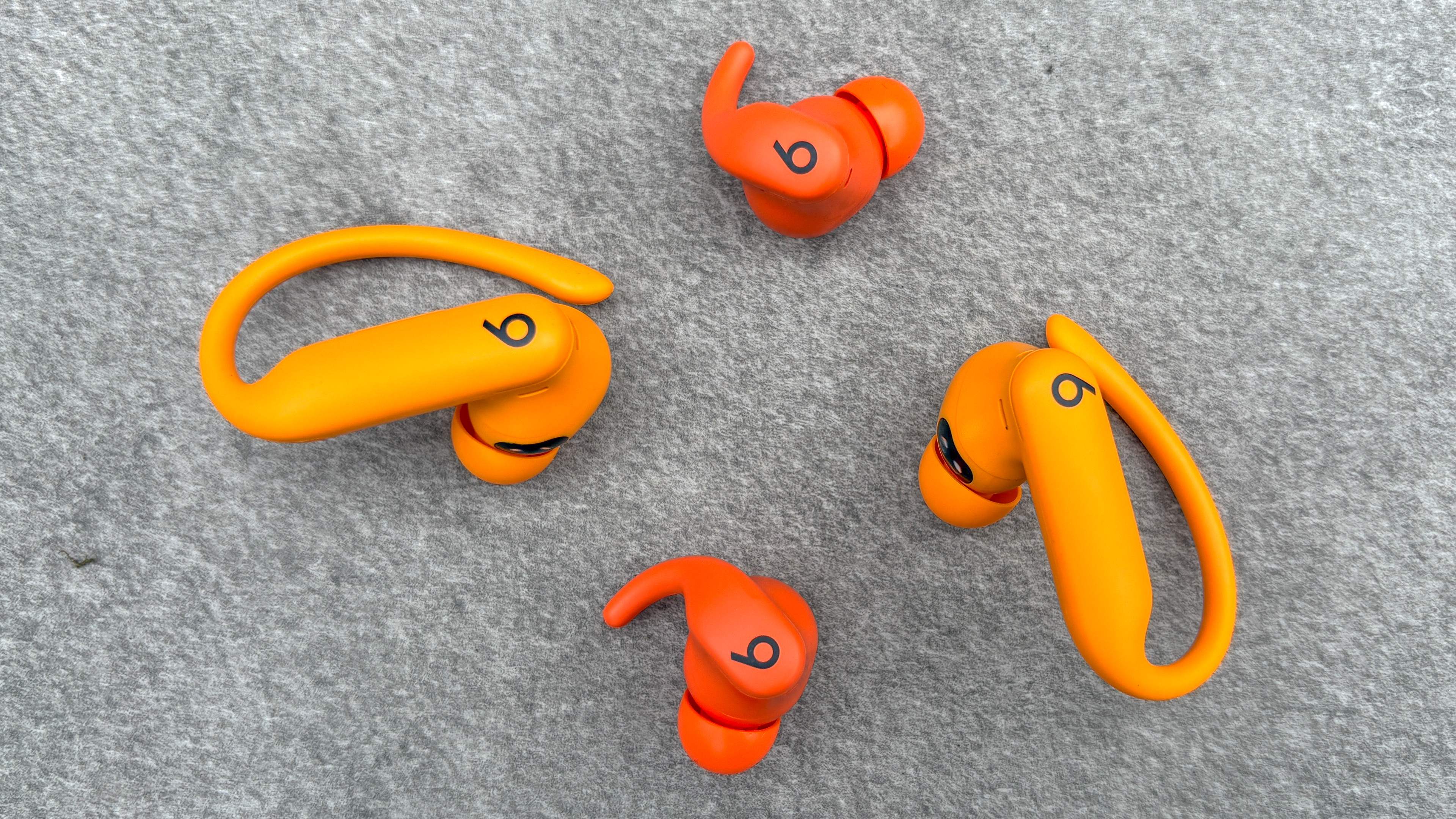 Beats Powerbeats Pro 2 vs Beats Powerbeats Fit