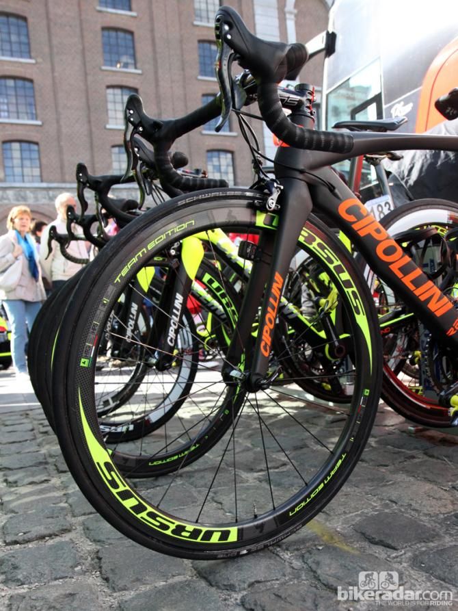 Ursus carbon tubular wheels and Schwalbe tires for the Neri Sottoli team