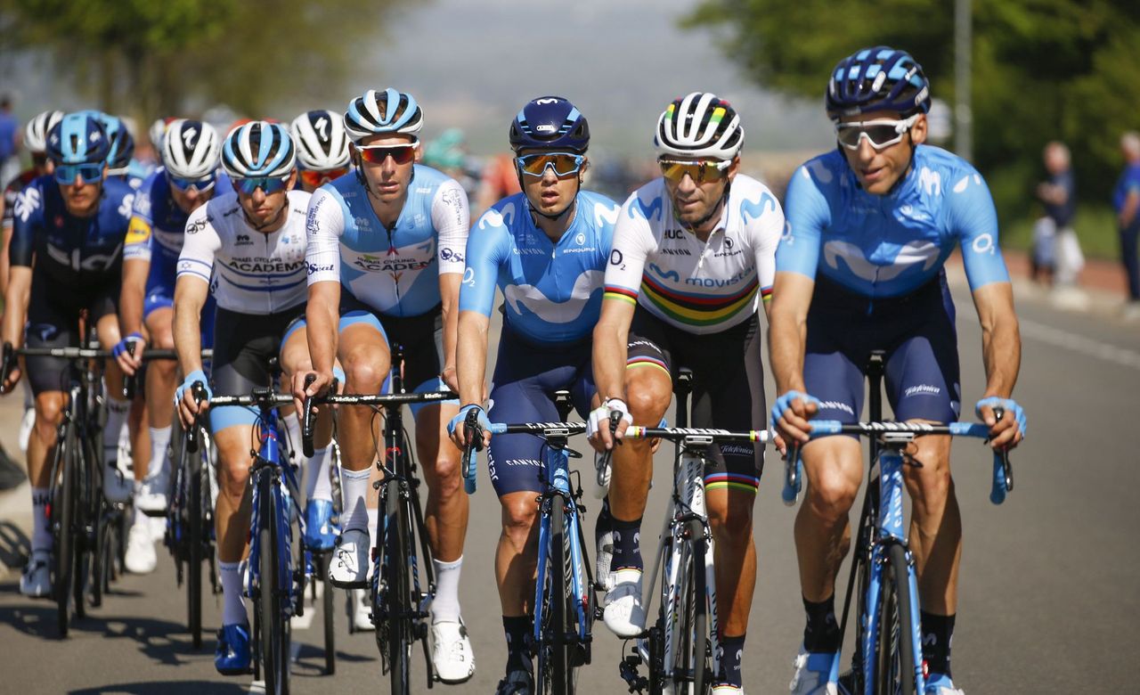 Valverde working with his Movistar team