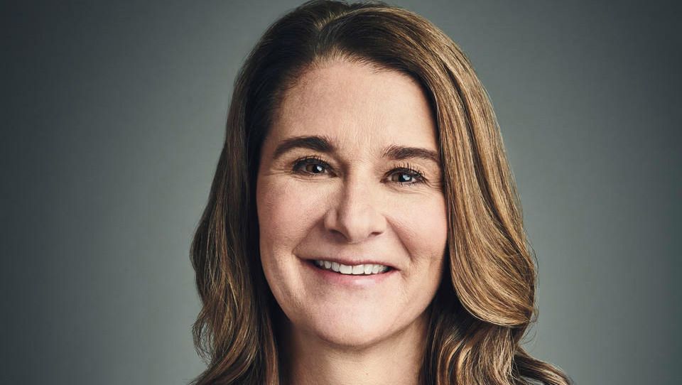 Face, Hair, Portrait, Smile, Businessperson, Portrait photography, White-collar worker, Long hair, Photography, Iris,
