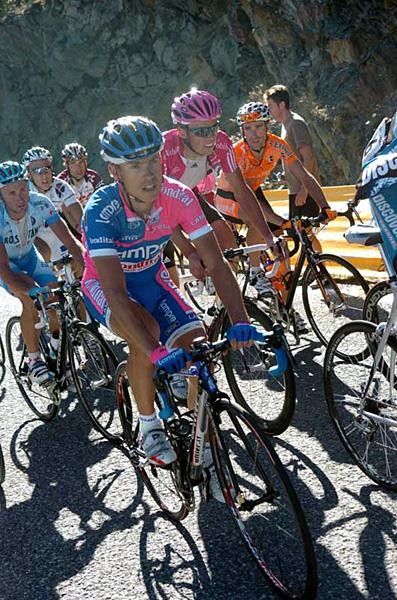 Damiano Cunego (Lampre-Fondital) had to drop out of the escape group.