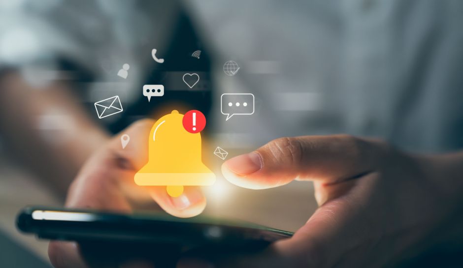 Push notifications could be used to snoop on Google and Apple users, US ...