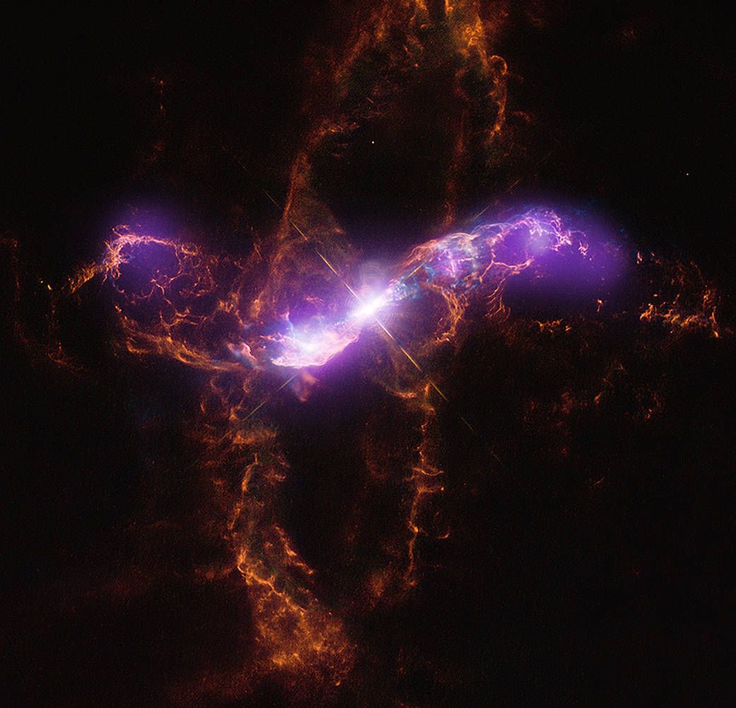 Purple space 'lightning' spews from stellar corpse, creating