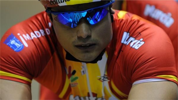 A familiar face in the Men's BV1 kilometre where sighted tandem pilots power and steer the tandem with a blind (or semi blind) athlete on the back. Spain had former able bodied World Cup and World Championship sprinter Jose Antonio Villanueva on the front of their tandem and they won a bronze medal behind the two British pairings.