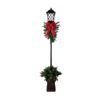 A festive lamp post decoration