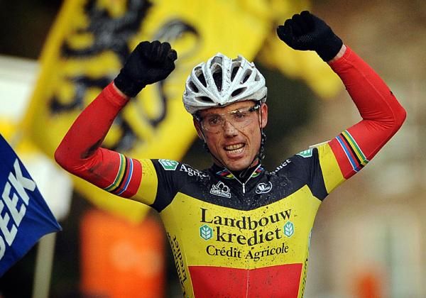 Sven Nys celebrates his victory in Overijse