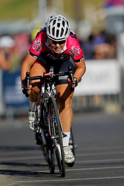 Chloe Hosking working hard to reel in the break.
