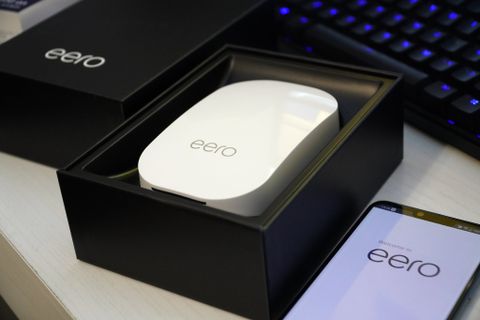 Eero Beacon in the box