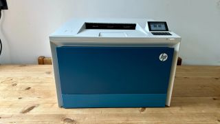 Testing out the HP Color LaserJet Enterprise 4701 laser printer in our home office