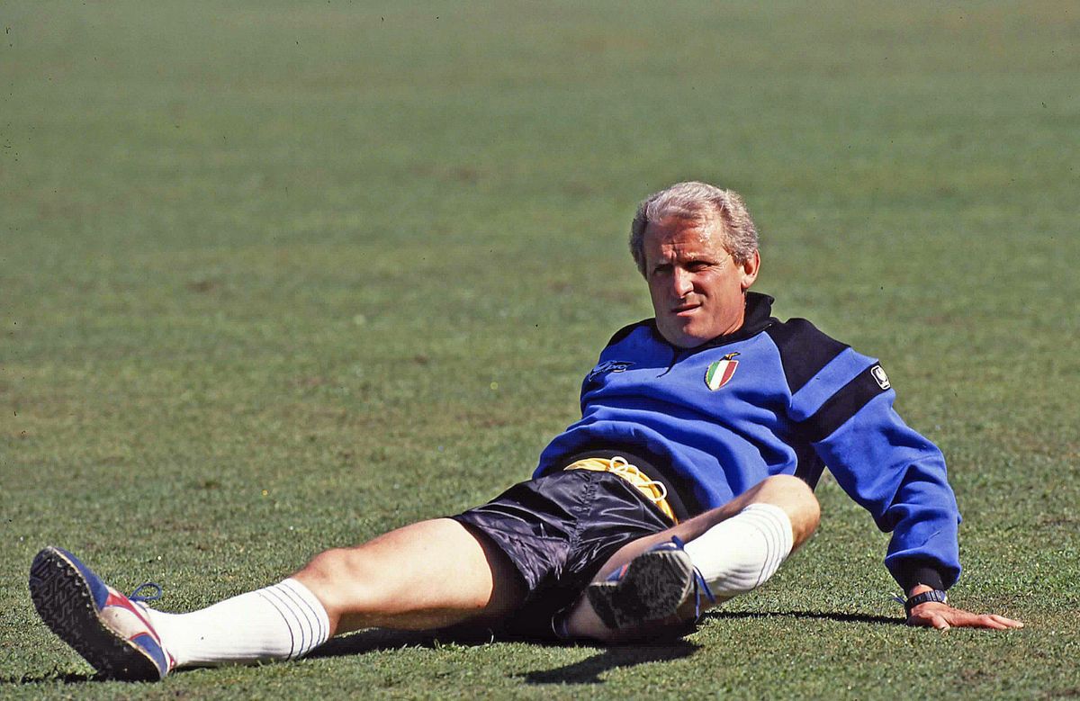 Inter manager Giovanni Trapattoni stretches during a training session during the 1989/90 season