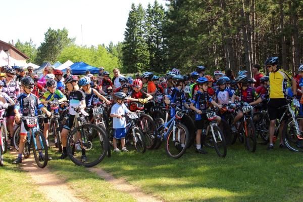 Series leader Calhan Norman (#6016) waits in staging before his call-up for the start of the Cat 3 Citizen Juniors race at the Trek Big Ring Classic.