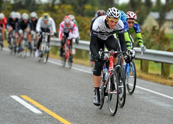 Clinton Avery (Ascot Park Hotel) leads the peloton
