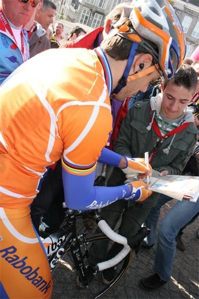 If he can stay in contact on the climbs, Oscar Freire should be up there. Don't forget, he won two world championships on the tough Verona circuit...