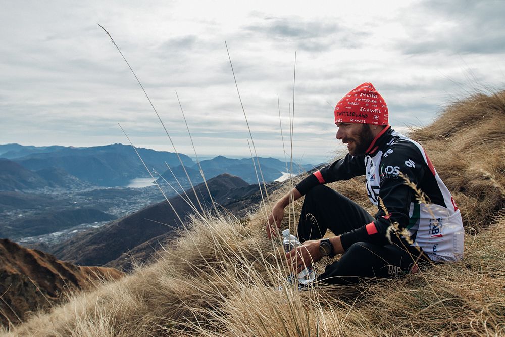The team hikes on Monte Tamaro